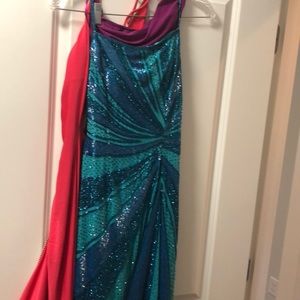 Cache gown